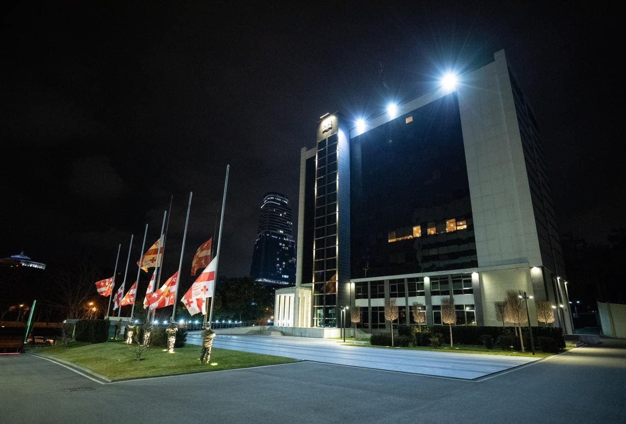 Frontnews image description