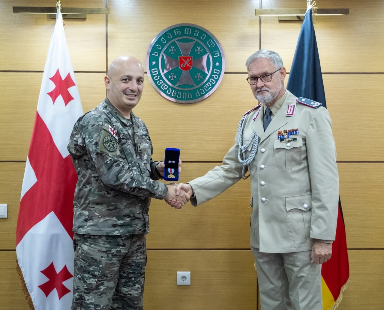 Frontnews image description