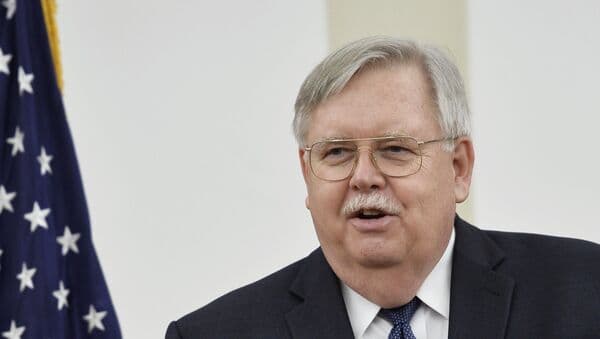 ჯონ ტეფტი – კელი დეგნანზე თავდასხმები ამერიკის პოლიტიკის წინააღმდეგ წასვლას უკავშირდება