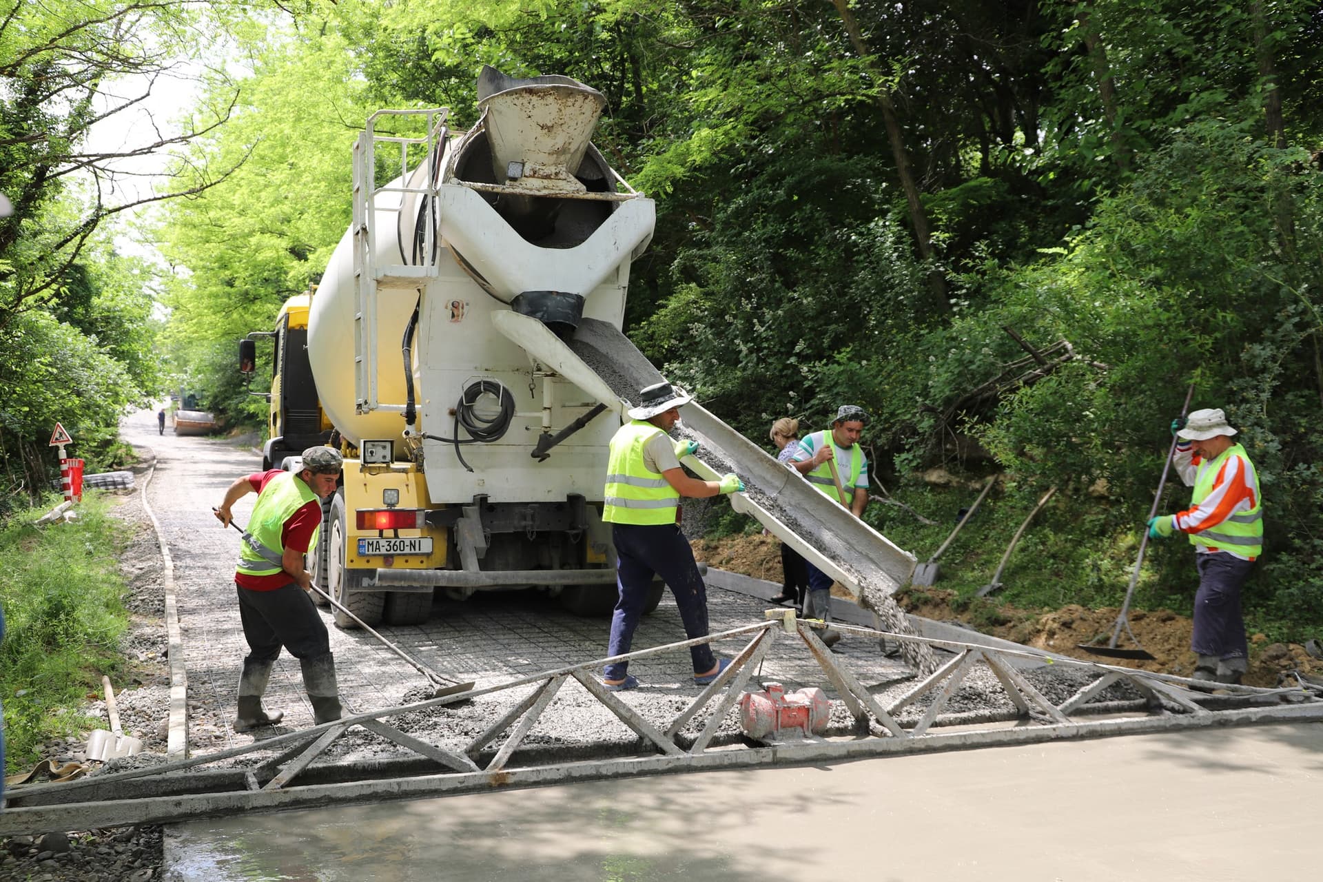 Frontnews image description