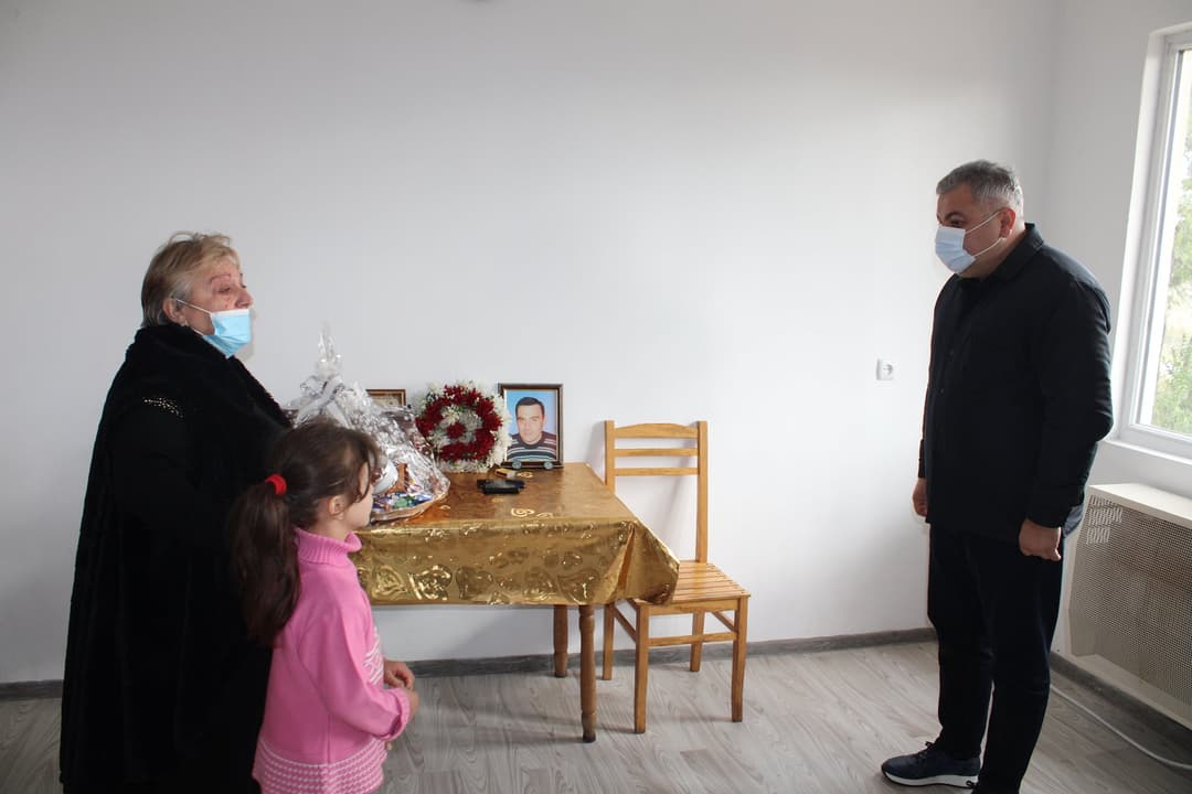 თერჯოლის მუნიციპალიტეტში სოციალურად შეჭირვებულ ხუთ ოჯახს საცხოვრებელი სახლი გადაეცა