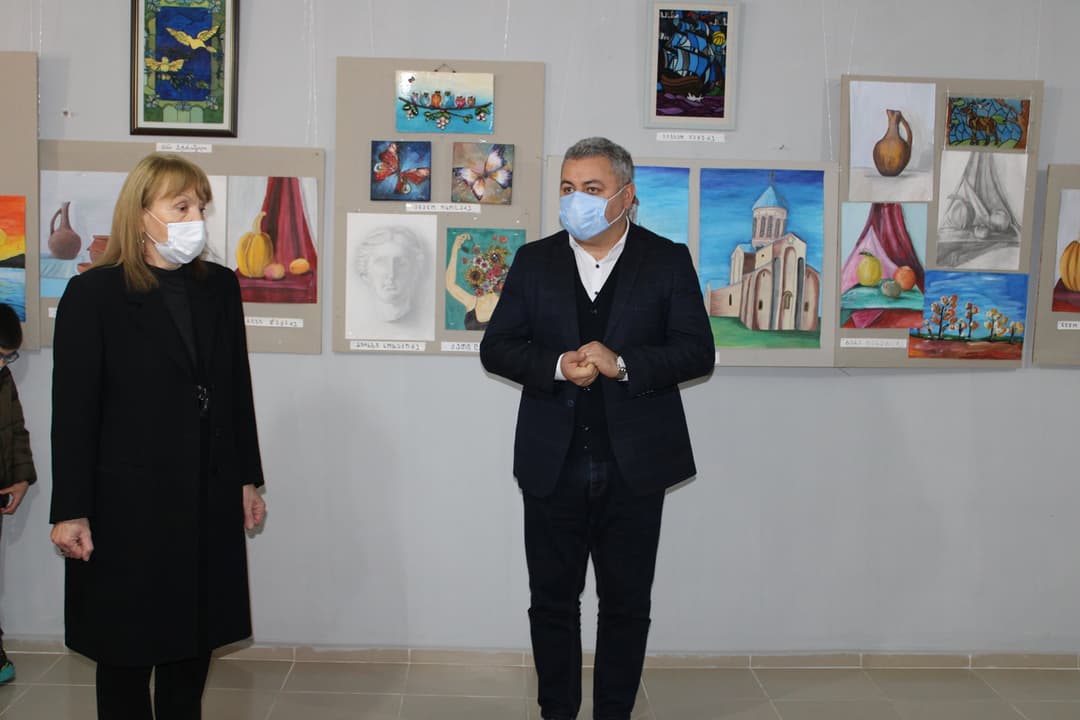 თერჯოლის მუნიციპალიტეტში წარჩინებული კურსდამთავრებული დააჯილდოვეს