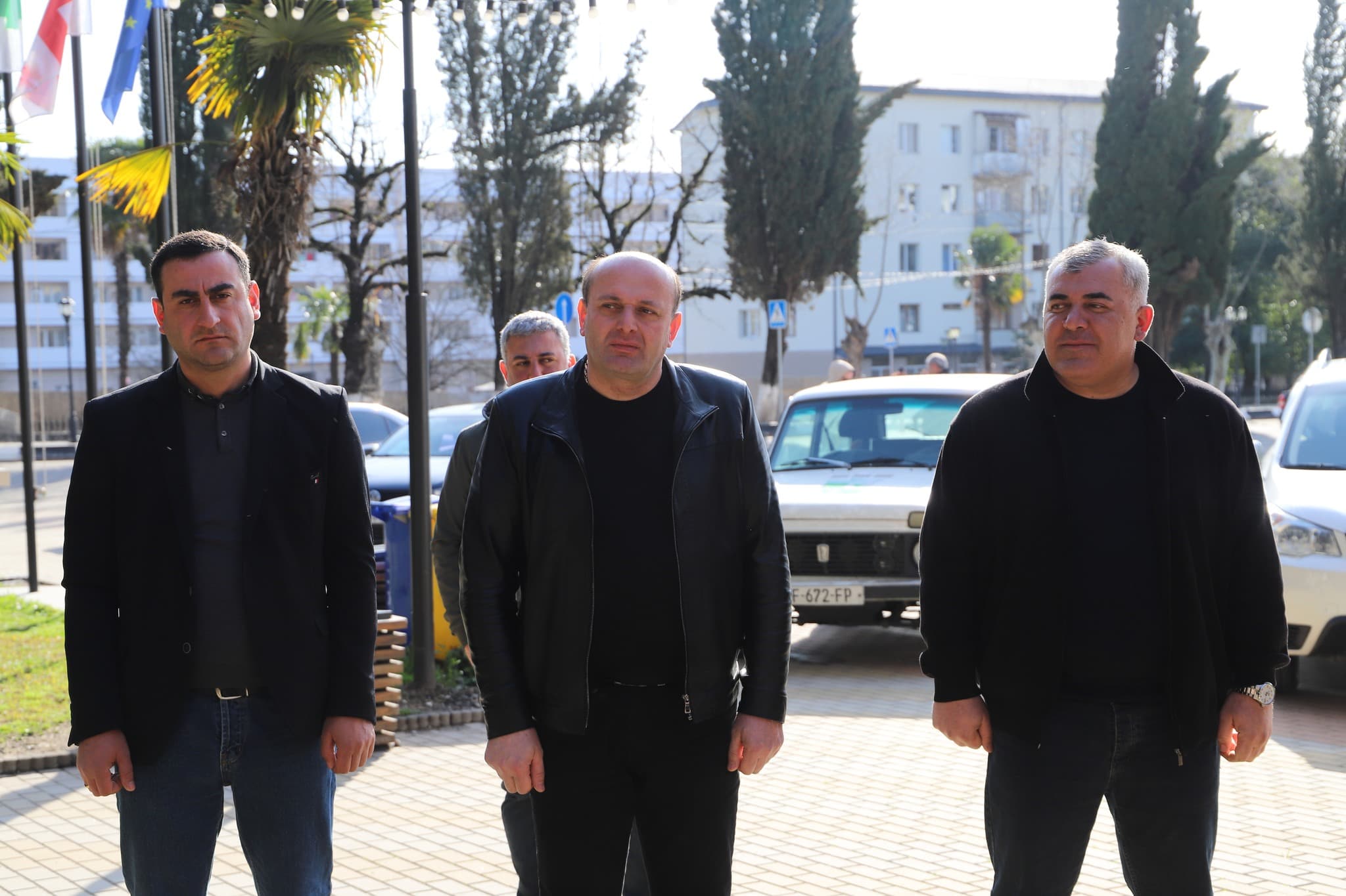 Frontnews image description