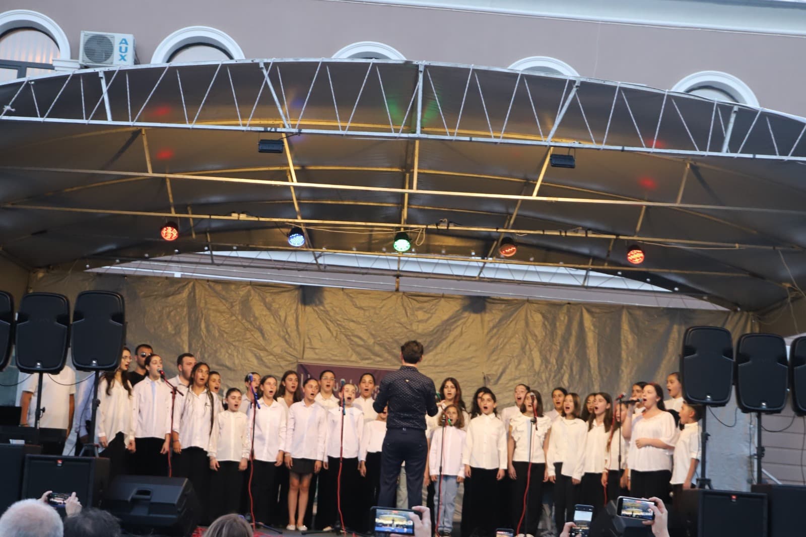 Frontnews image description