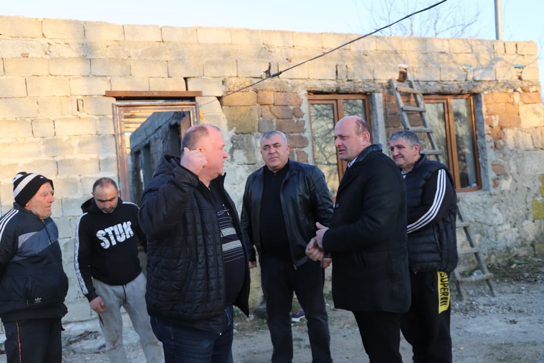 თერჯოლის მუნიციპალიტეტში სტიქიით დაზარალებული მოსახლეობისთვის გადასახური მასალის დარიგება დაიწყო