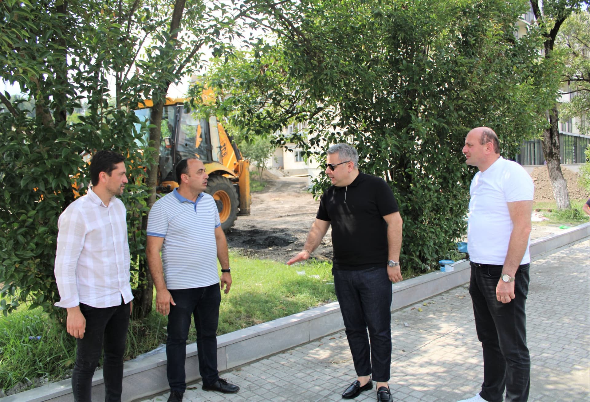 Frontnews image description