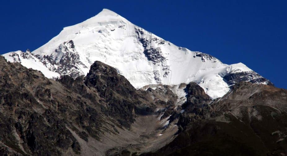 თეთნულდზე მყოფი 3 მთასვლელის გამოსაყვანად სამაშველო ღონისძიება გრძელდება