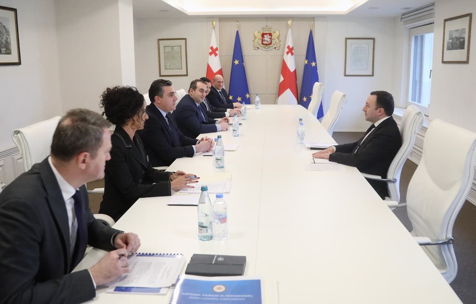 Frontnews image description