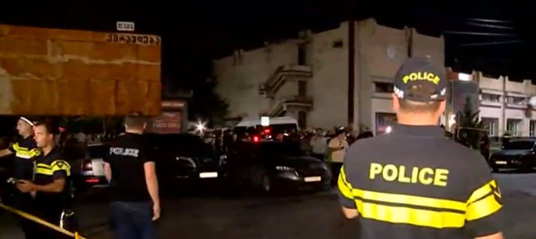 ქუთაისში, ბანკის ფილიალზე თავდამსხმელი დაკავებულია და ყველა მძევალი გათავისუფლებულია