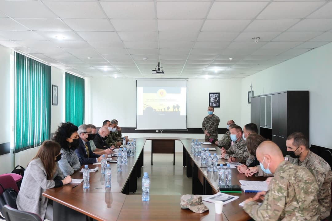 საქართველოში ვიზიტით ნატო-ს თავდაცვის განათლების განვითარების პროგრამის წარმომადგენლები იმყოფებიან