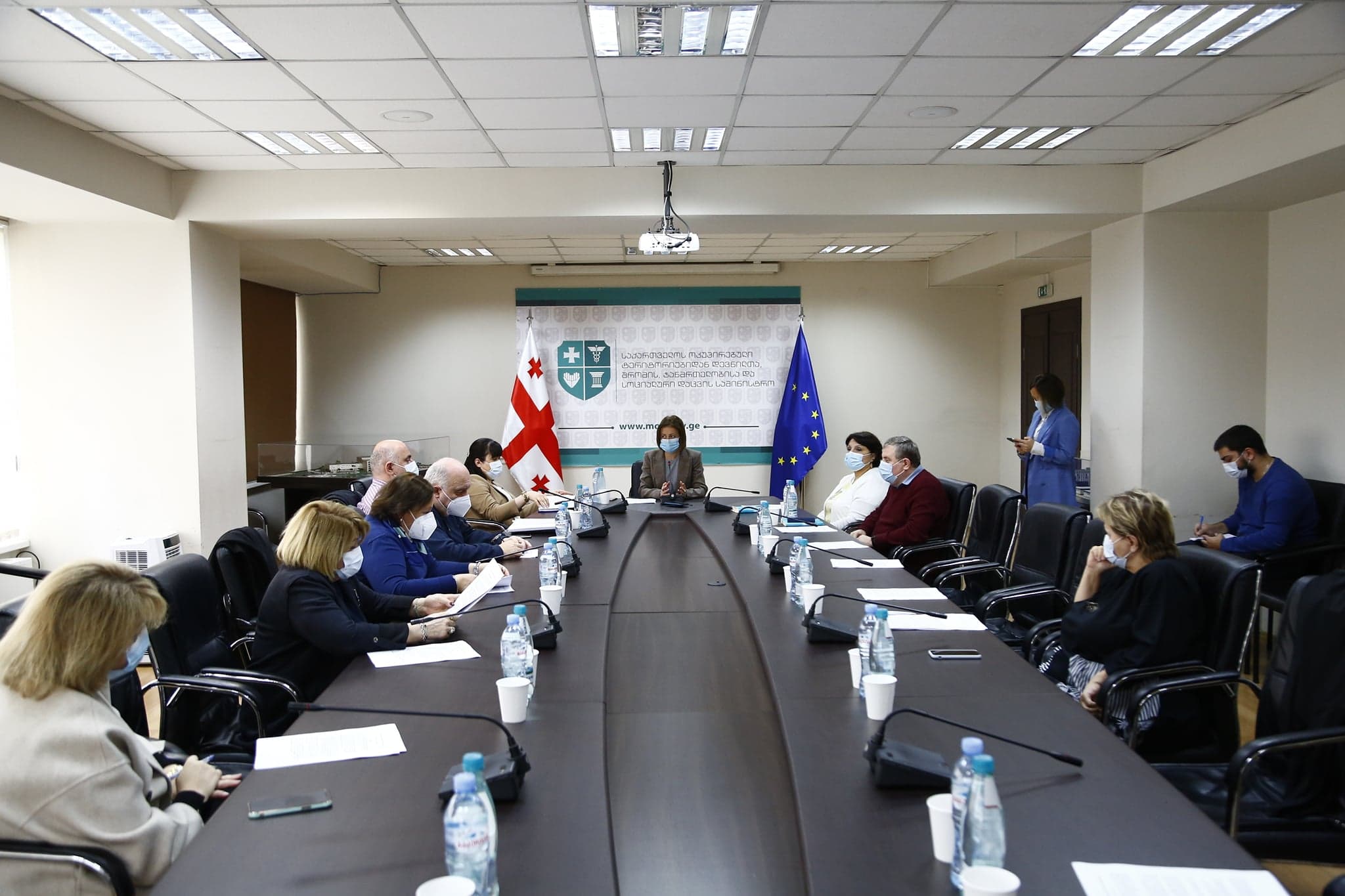 Frontnews image description