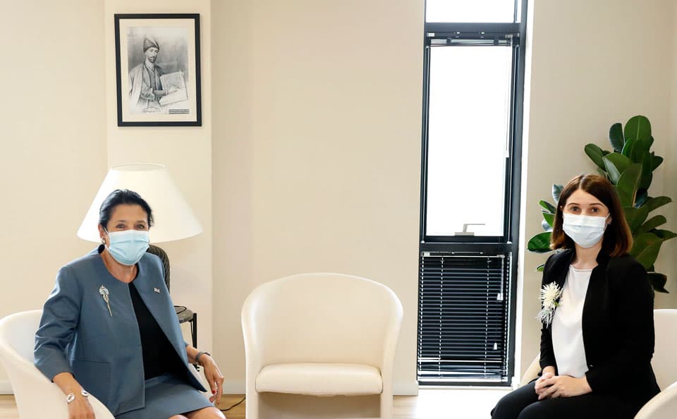 Frontnews image description