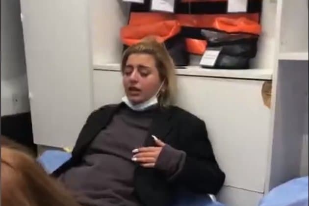 მარიამ ტრდატიანი – 5-6 მამაკაცი მიჭერდა, მირტყამდა, მაყენებდა სიტყვიერ შეურაცხყოფას, მემუქრებოდნენ, თუ არ დაწყნარდები, მოგკლავთო