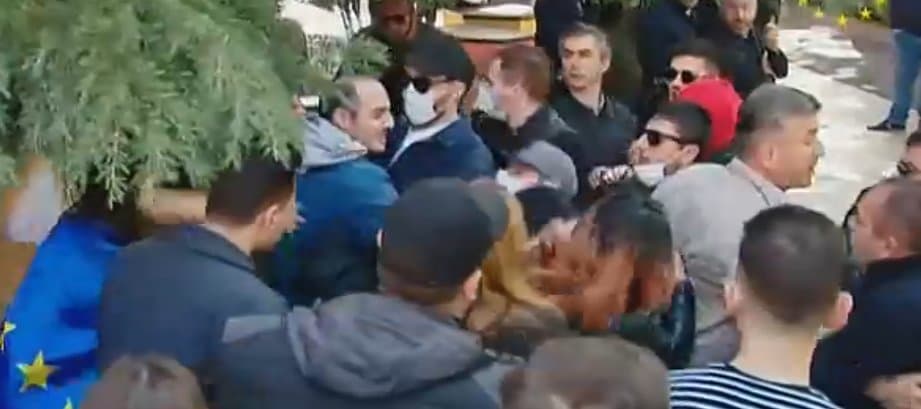 საია – მოვუწოდებთ პროკურატურას, დაიწყოს გამოძიება სტუდენტების წინააღმდეგ დისკრიმინაციული ნიშნით განხორციელებულ დევნა/ძალადობაზე