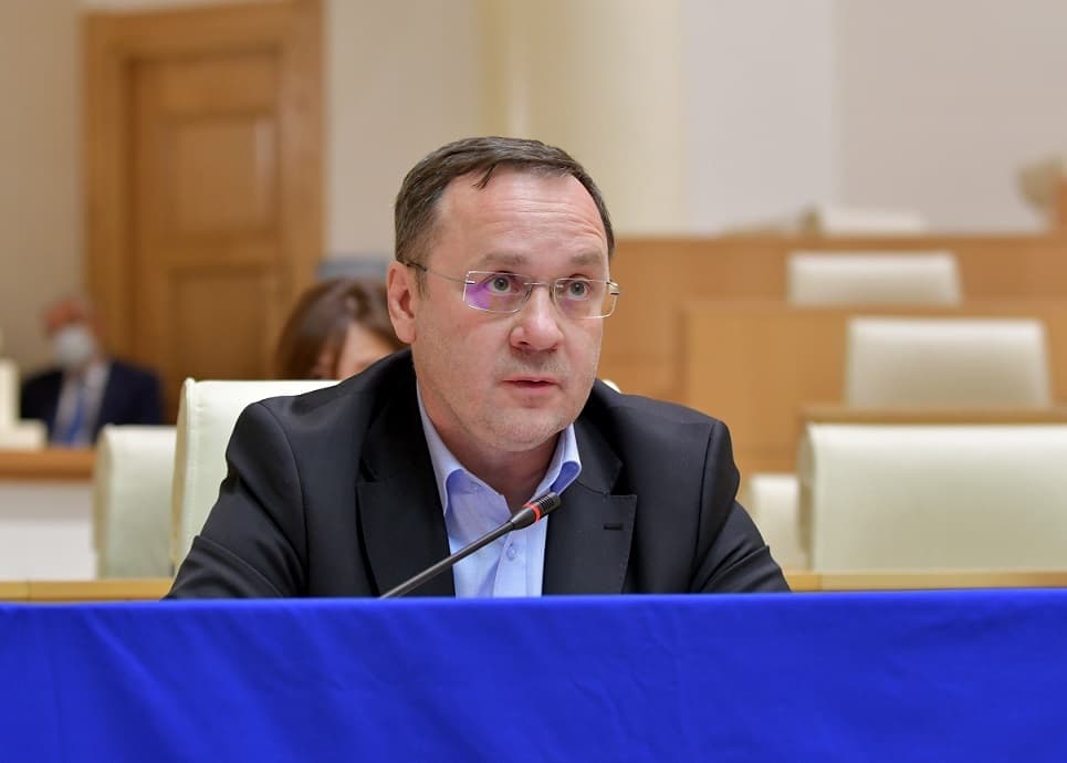 გია ცაგარეიშვილი – მახსოვს სალომე ზურაბიშვილი 7 ნოემბერს ქოლგით ხელში როგორ იგერიებდა მანიაკებს, არაკაცებს და კაცის მკვლელებს, მინდა ვუსურვო, იმ გადმოსახედიდან შეხედოს დღევანდელობას