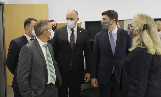 Frontnews image description