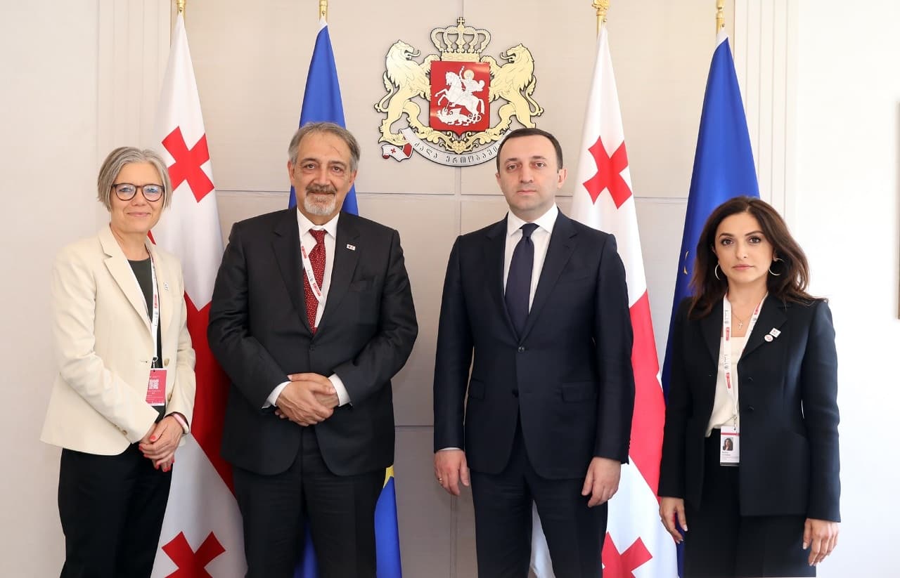 Frontnews image description