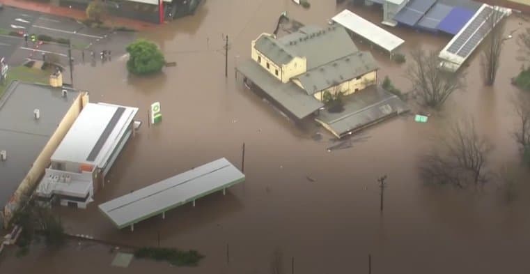 წყალდიდობის გამო ავსტრალიაში 50 000 ადამიანი ევაკუაციისთვის ემზადება