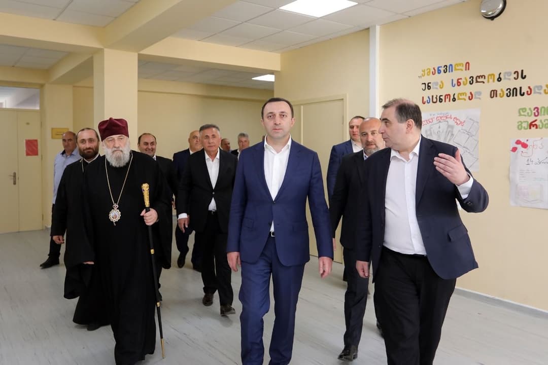 ირაკლი ღარიბაშვილმა ნიკო ლორთქიფანიძის სახელობის წყალტუბოს საჯარო სკოლის სარეაბილიტაციო სამუშაოები დაათვალიერა