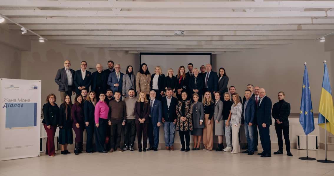 Frontnews image description