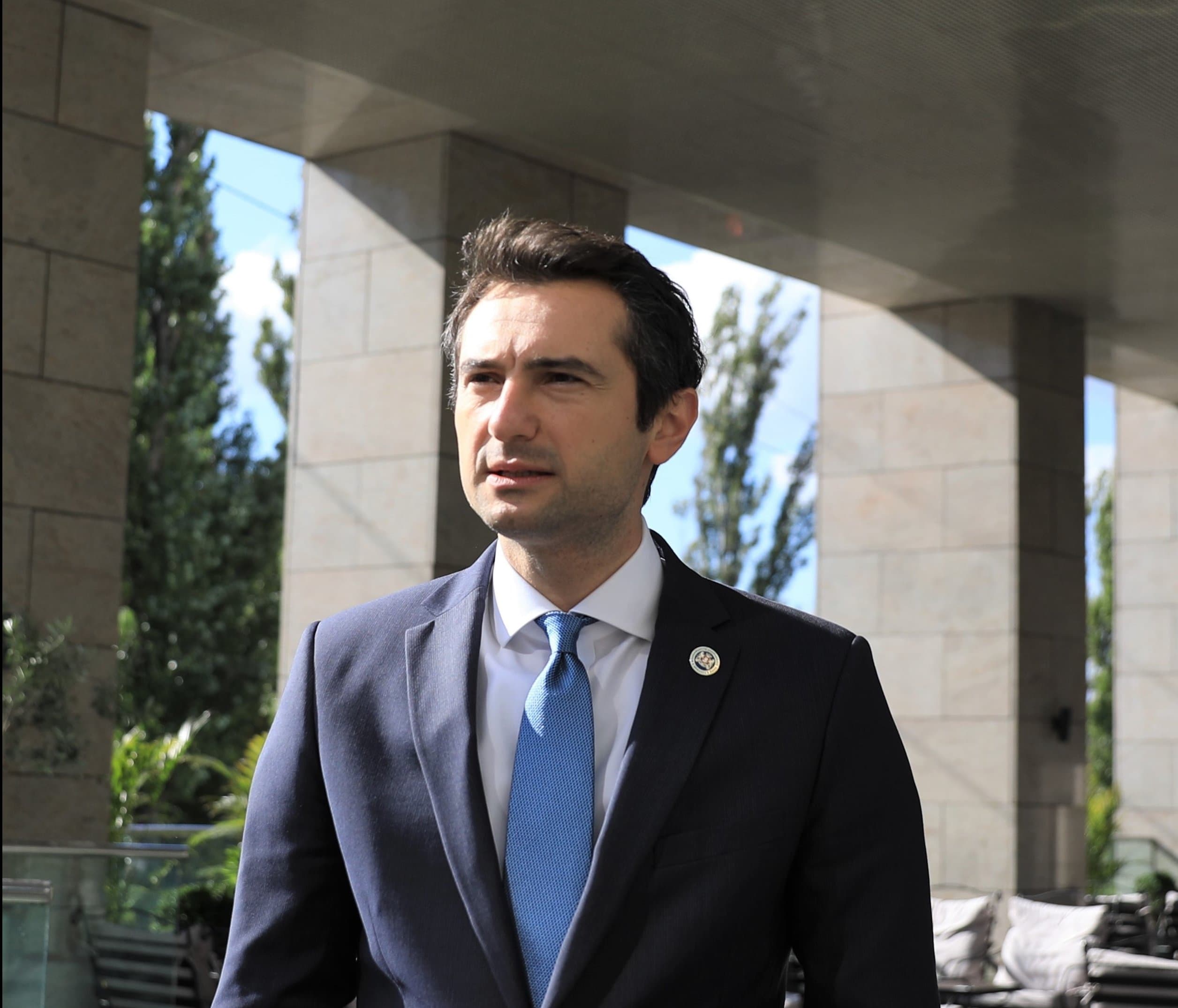 Frontnews image description