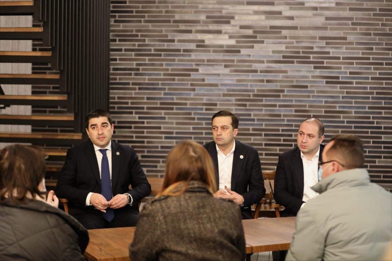 Frontnews image description