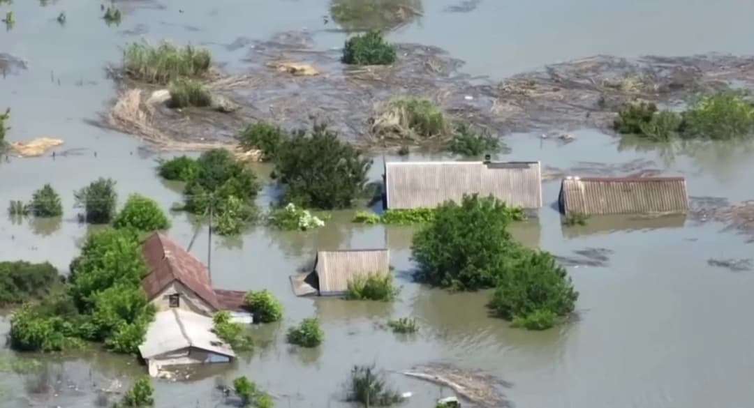 ხერსონში ჰესის აფეთქების შედეგად წყალდიდობის შემდეგ დაკარგულთა რიცხვი გაიზარდა