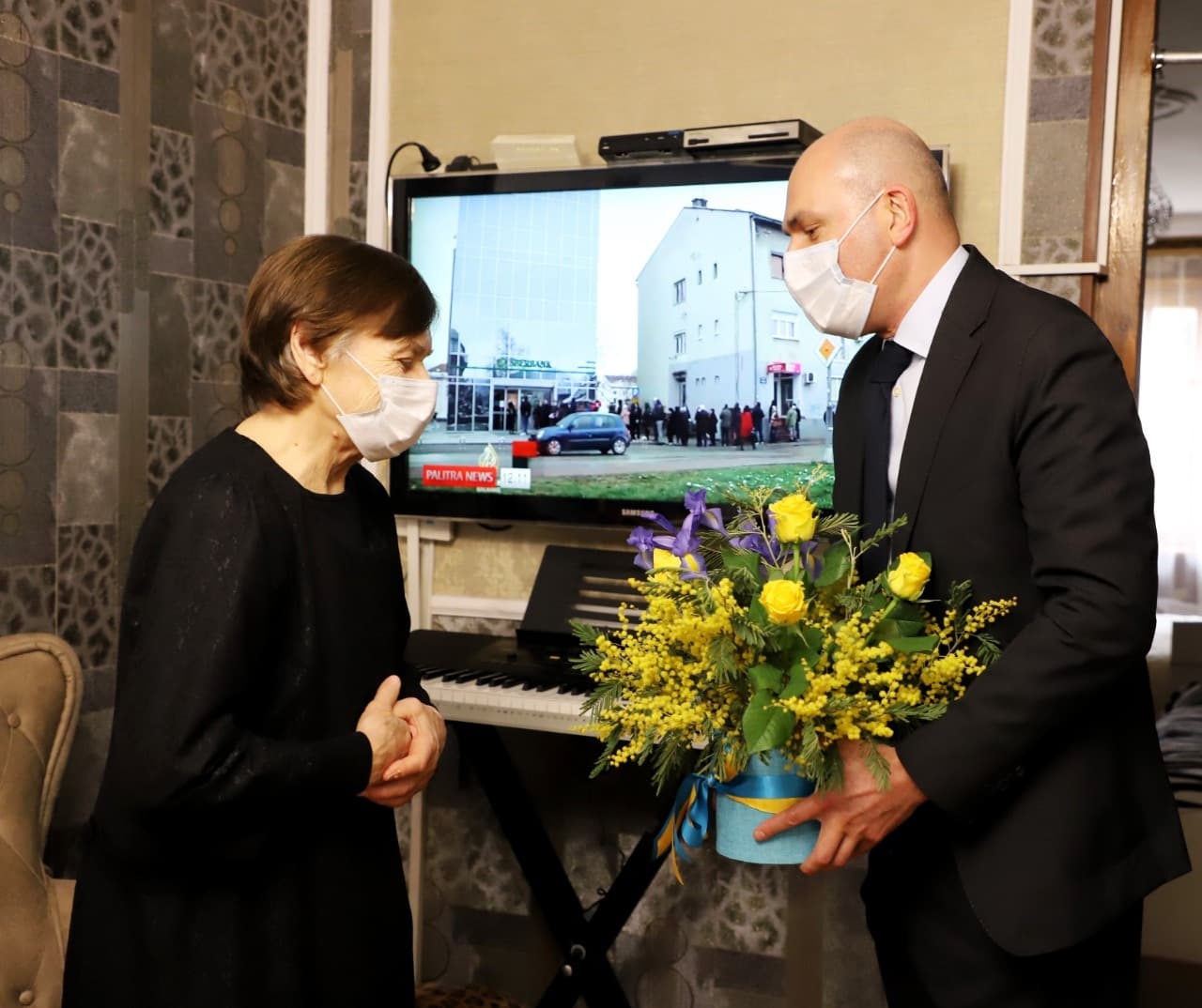 Frontnews image description