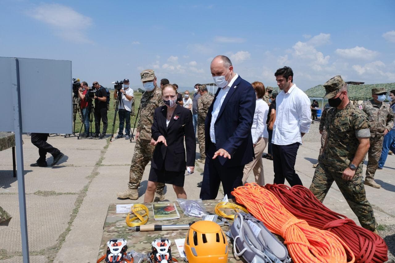 Frontnews image description