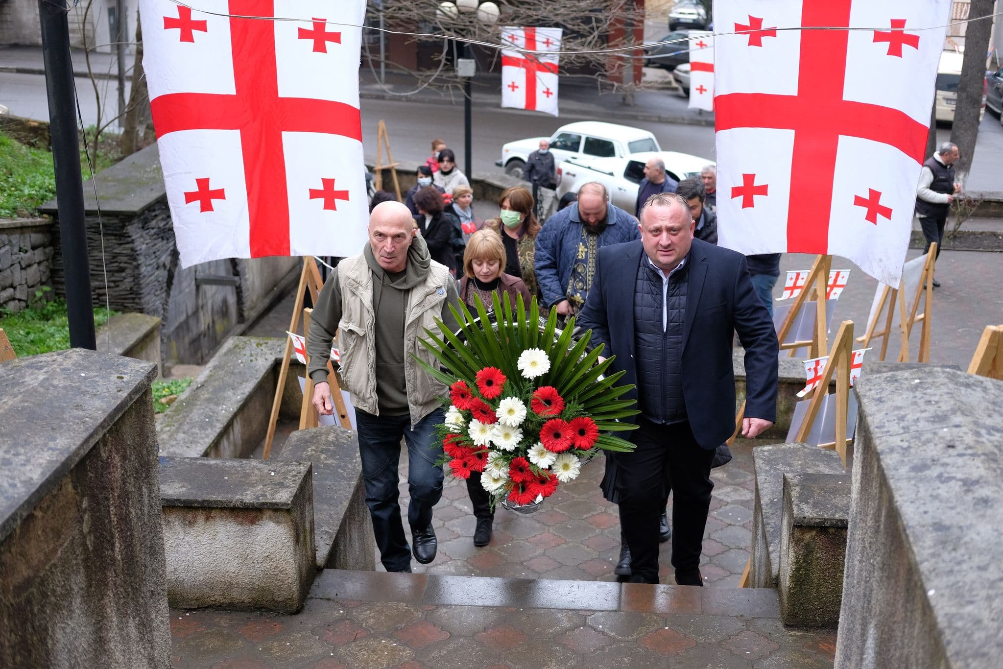 Frontnews image description