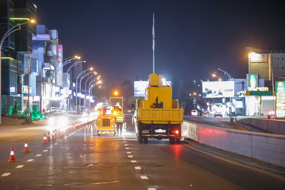 აღმაშენებლის ხეივანში გზის მოხაზვის სამუშაოები დასრულდა