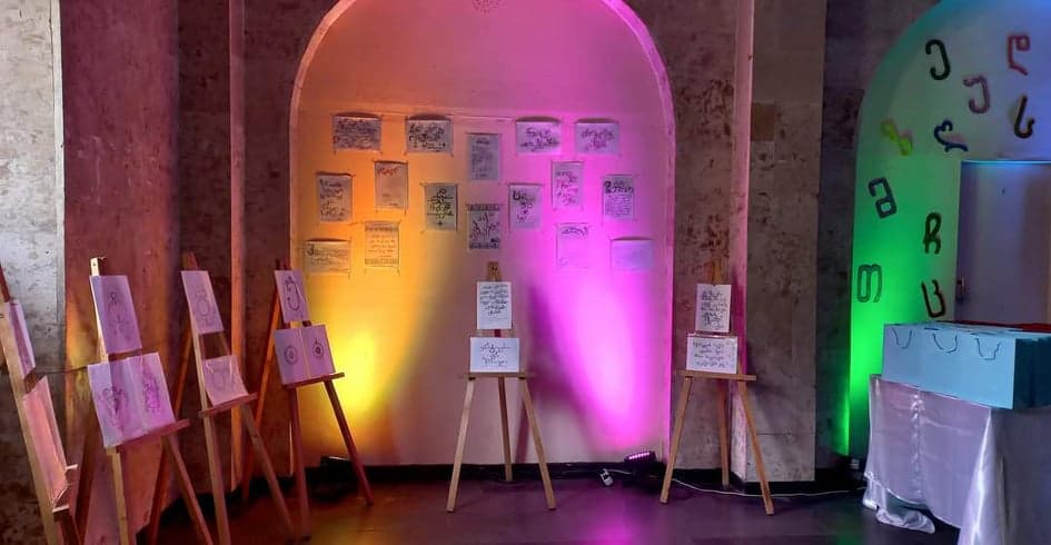 Frontnews image description