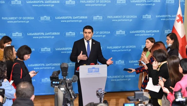 შალვა პაპუაშვილი – საქართველო არის ქვეყანა, რომელსაც გამოვლილი აქვს სამი ომი, სადაც ჩართული იყო რუსეთი, განსაკუთრებული მგრძნობელობა გვაქვს, თუკი არსებობს პრეტენზიები მინიშნებით, თითქოს საქართველოს შეიძლება ჰქონდეს გვერდითი მოლაპარაკებები რუსეთთან