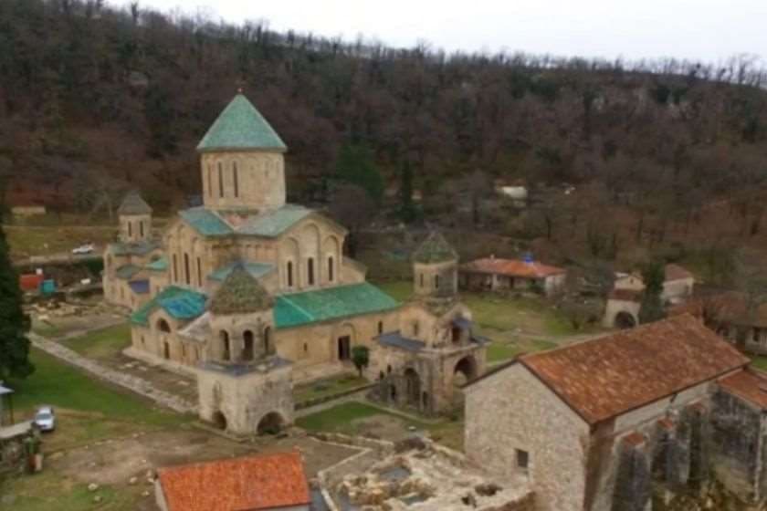 გელათის სამონასტრო კომპლექსის ძირითად ტაძარში ახალი დროებითი გადახურვა მოეწყობა