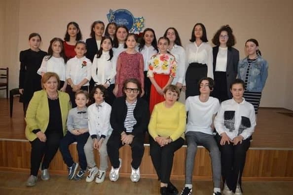 წყალტუბოს ბავშვთა და ახალგაზრდობის ცენტრთან არსებული სამუსიკო სკოლის მოსწავლეებს ფესტივალზე საპატიო დიპლომები გადასცეს