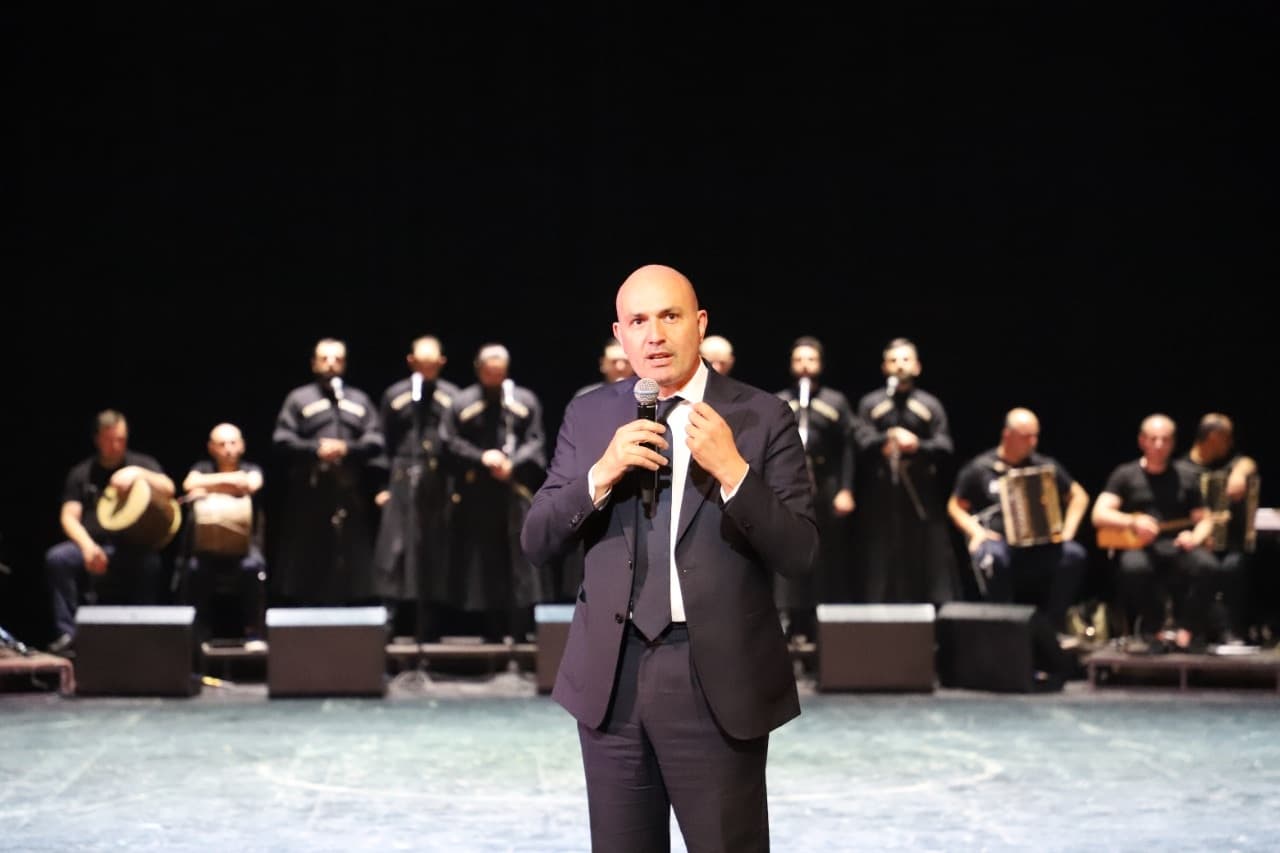 Frontnews image description