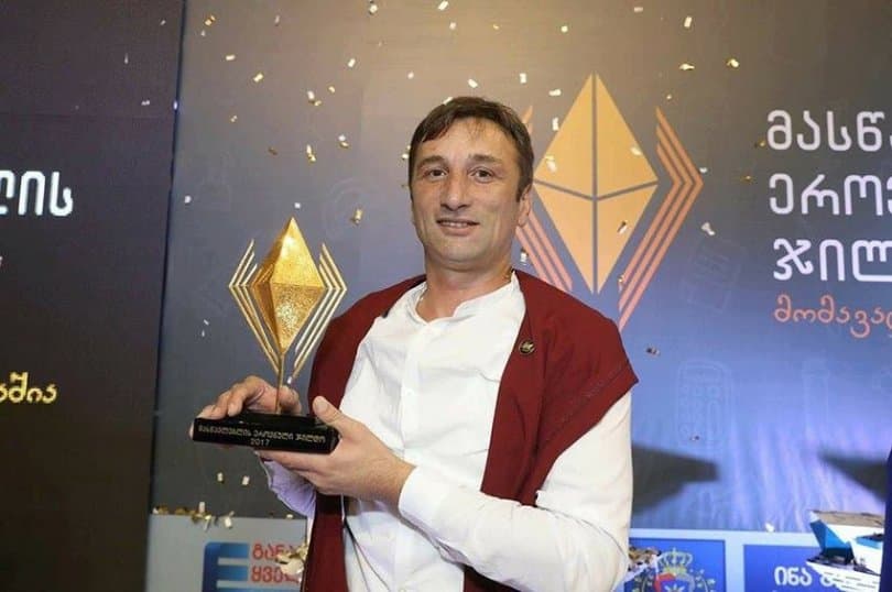 ლადო აფხაზავა – სადარბაზოსთან გააჩერეს, გინებები დამიწყეს, 3 ადამიანი მოგვდევდა