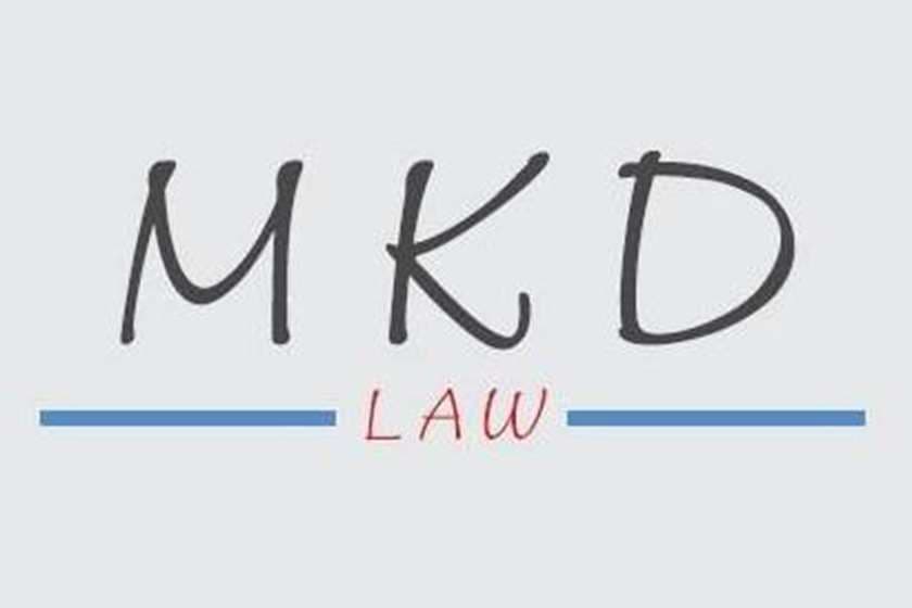 “ემ ქეი დი“ – წარმოიშვება ლოგიკური დასკვნა, რომ ათზე მეტი მედისაშუალების მიერ უნისონში გამოთქმული ზრდილობიანი უარის მიღმა შეიძლება სხვა საფუძველი არსებობდეს