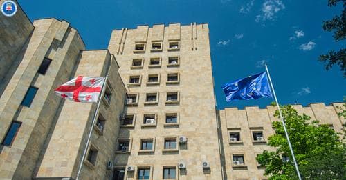 ქუთაისის N22-ე საჯარო სკოლის ყოფილ ბუღალტერს დიდი ოდენობით თანხის მითვისების ფაქტზე ბრალდება წარუდგინეს