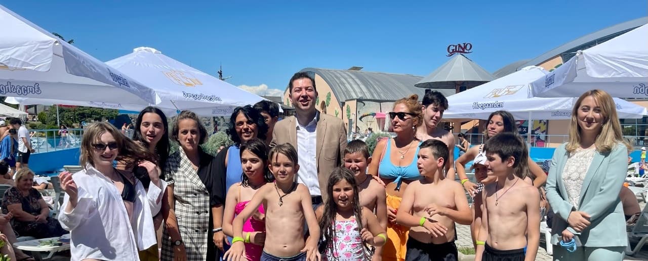 Frontnews image description