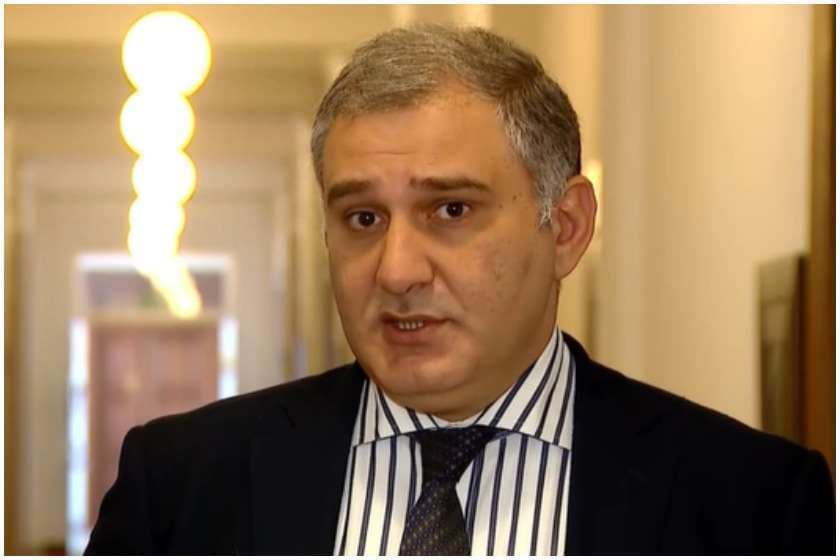 მიხეილ სარჯველაძე – თუ კი ვინმეს ტონი და შინაარსი საკუთარი საუბრის აქვს გასაფილტრი, ეს პირველ რიგში პოდოლიაკია