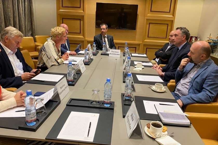 Frontnews image description