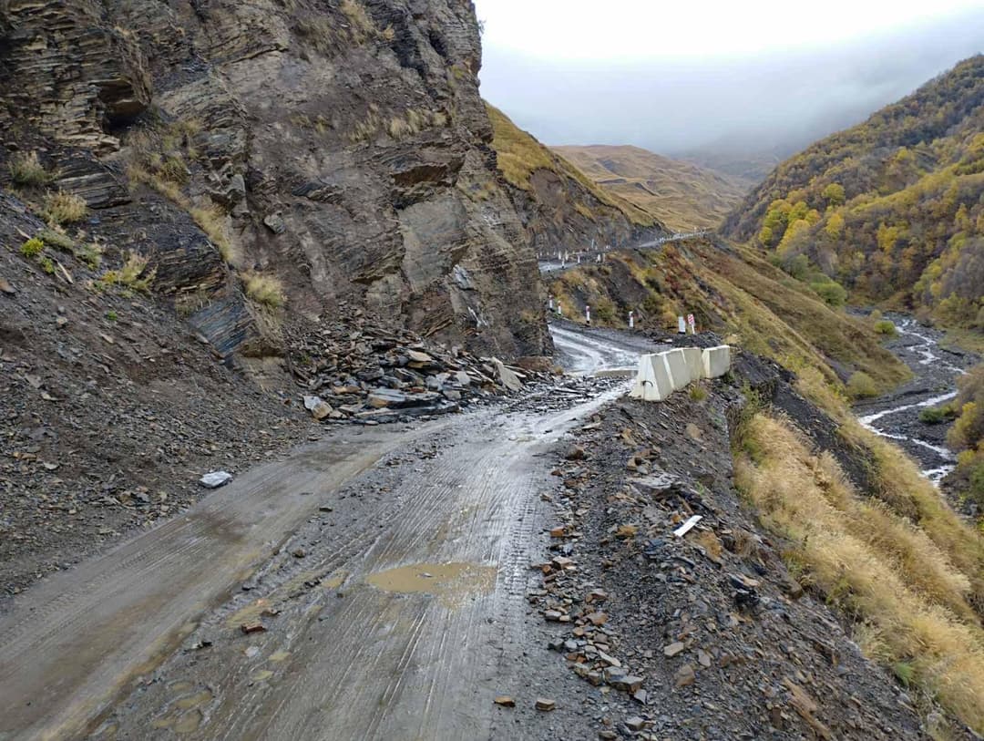 ხახმატთან ავტოტრანსპორტის მოძრაობა ცალმხრივად აღდგა