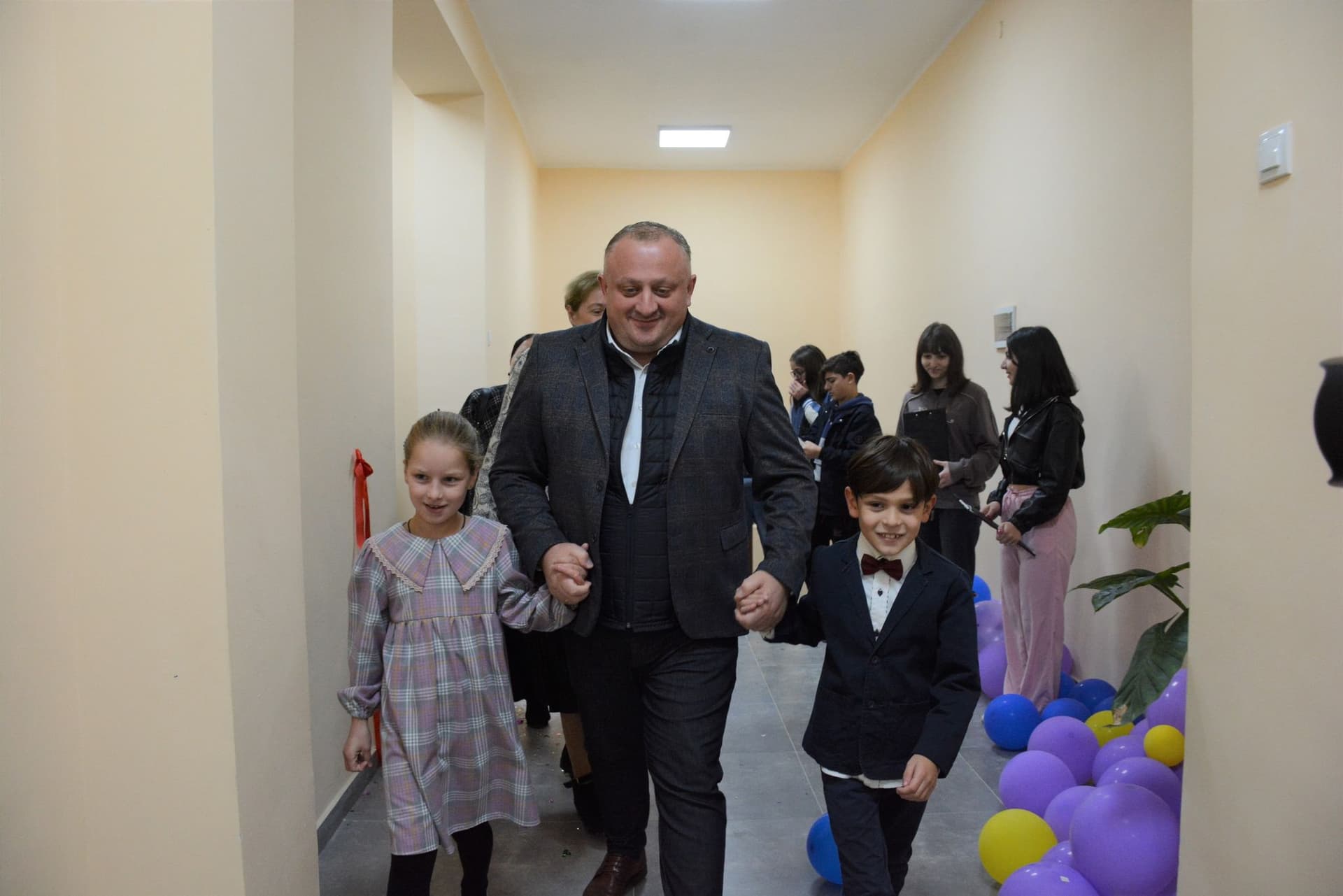 Frontnews image description