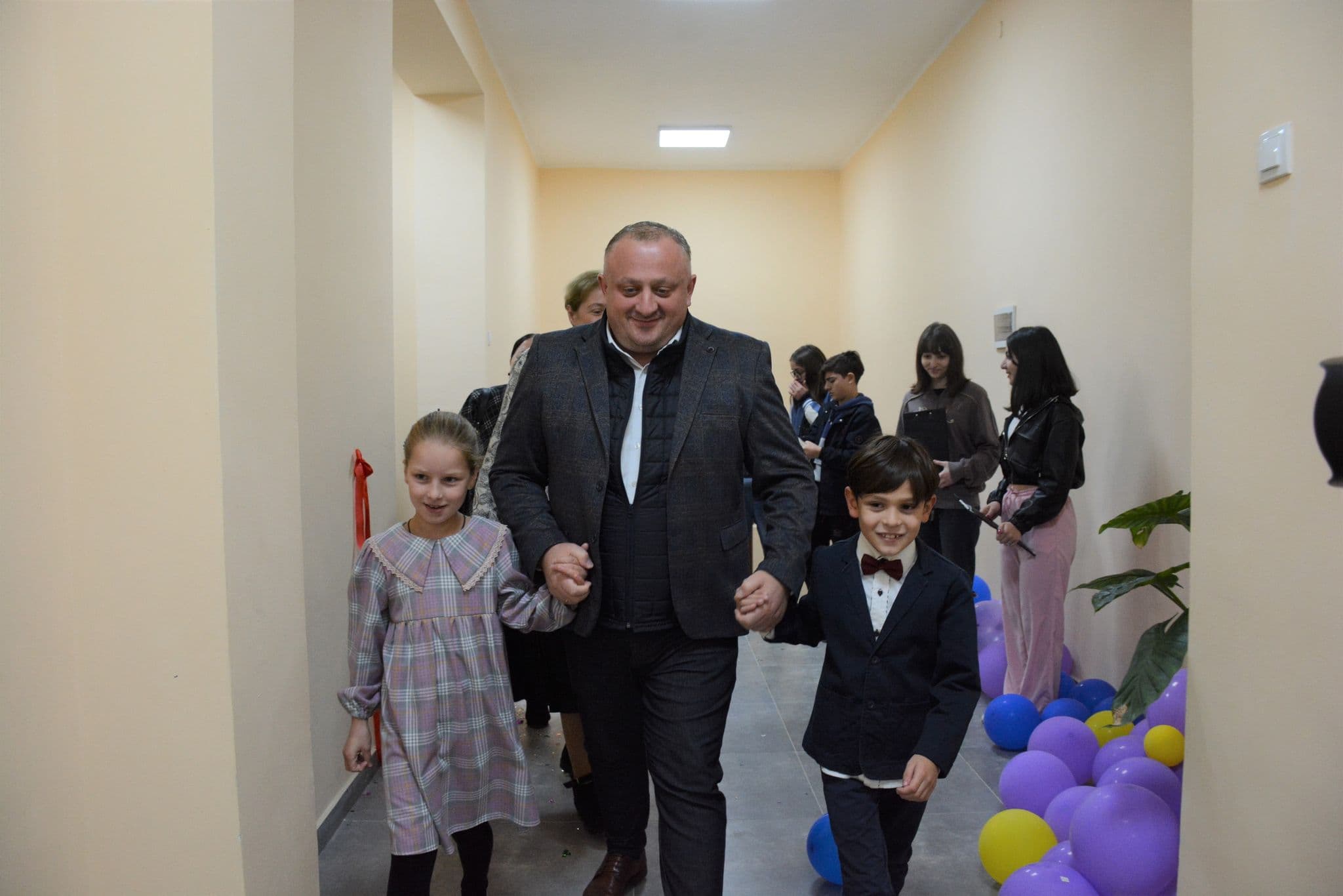 Frontnews image description