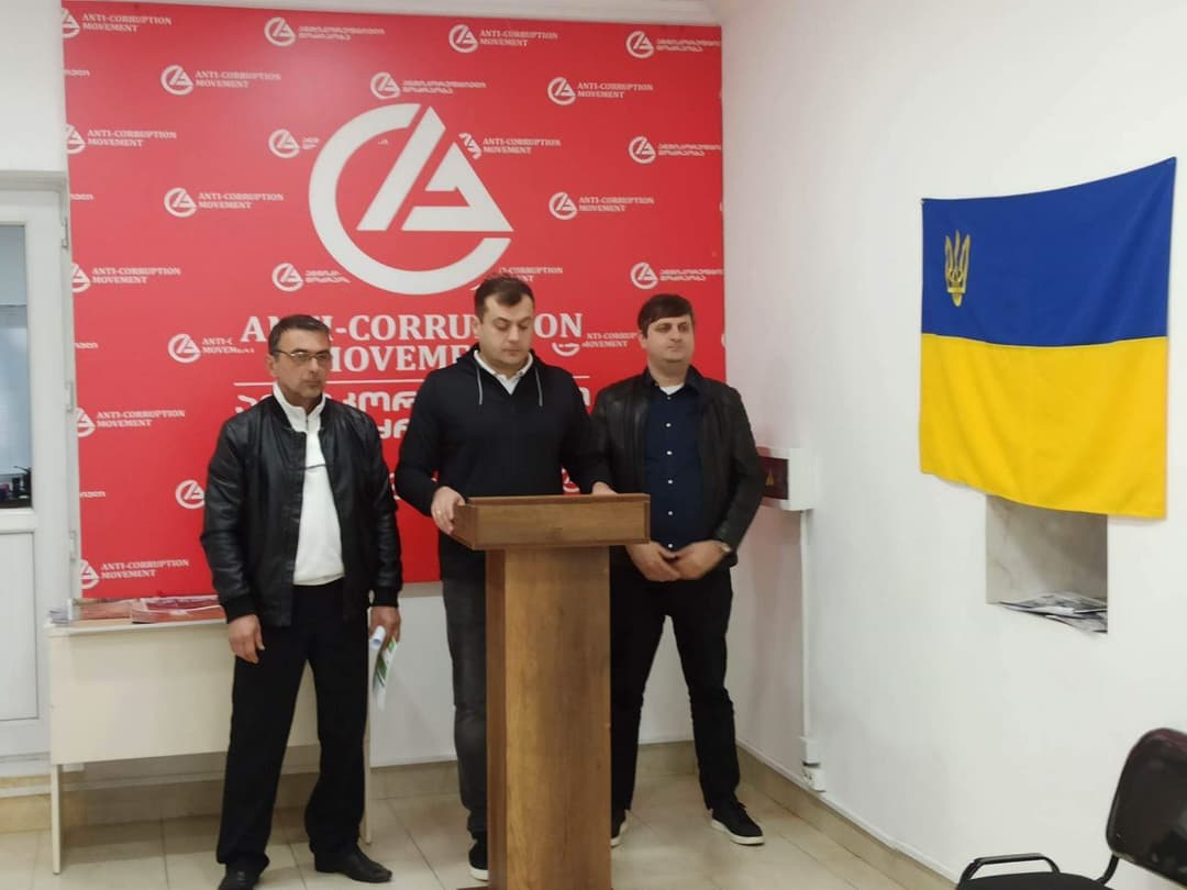 “ნაციონალური მოძრაობის” ინფორმაციით, ხონში ტენდერების უმრავლესობას “ქართული ოცნების” დეპუტატის კომპანიები იგებენ