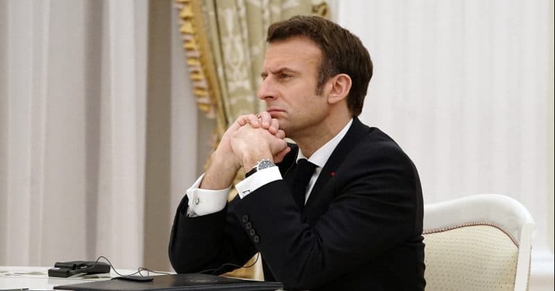 მაკრონი – ჩვენი ერისთვის ამ ძალიან მნიშვნელოვან დღეს, თურქ ხალხს თავს დაესხნენ, თქვენთან ვართ ტერორიზმთან ბრძოლაში