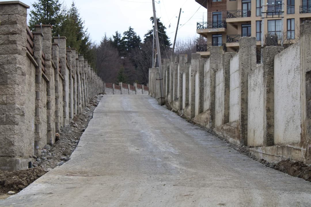 დაბა ბაკურიანში, წაქაძის ქუჩაზე გზის რეაბილიტაცია დასრულდა