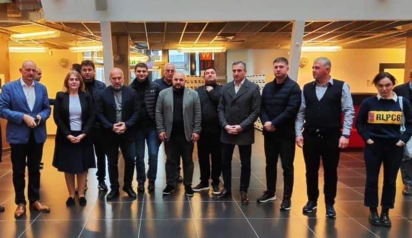 Frontnews image description