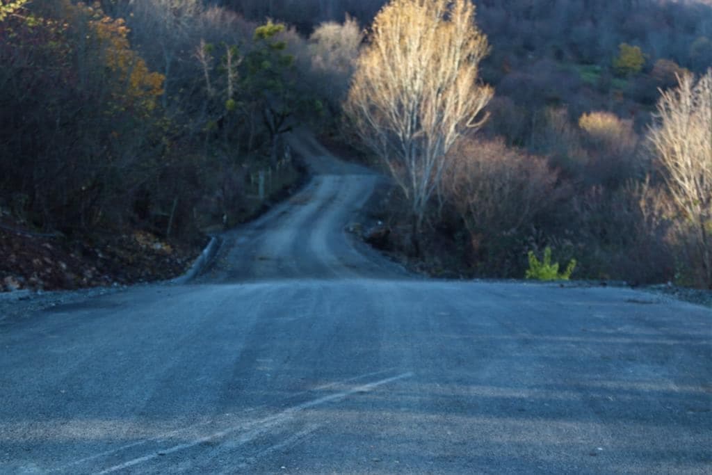 სოფელ კომანდელში გზის სარეაბილიტაციო სამუშაოების პირველი ეტაპი დასრულდა